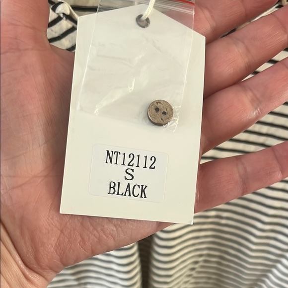 Black and off white striped top - Picture 6 of 7